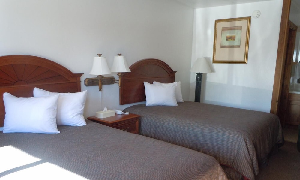Bellevue High Country Motel - photo 10