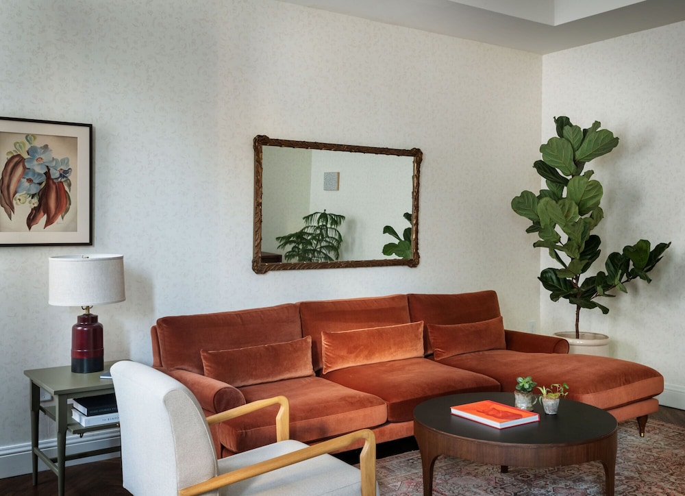 The Pinch Hotel - photo 30