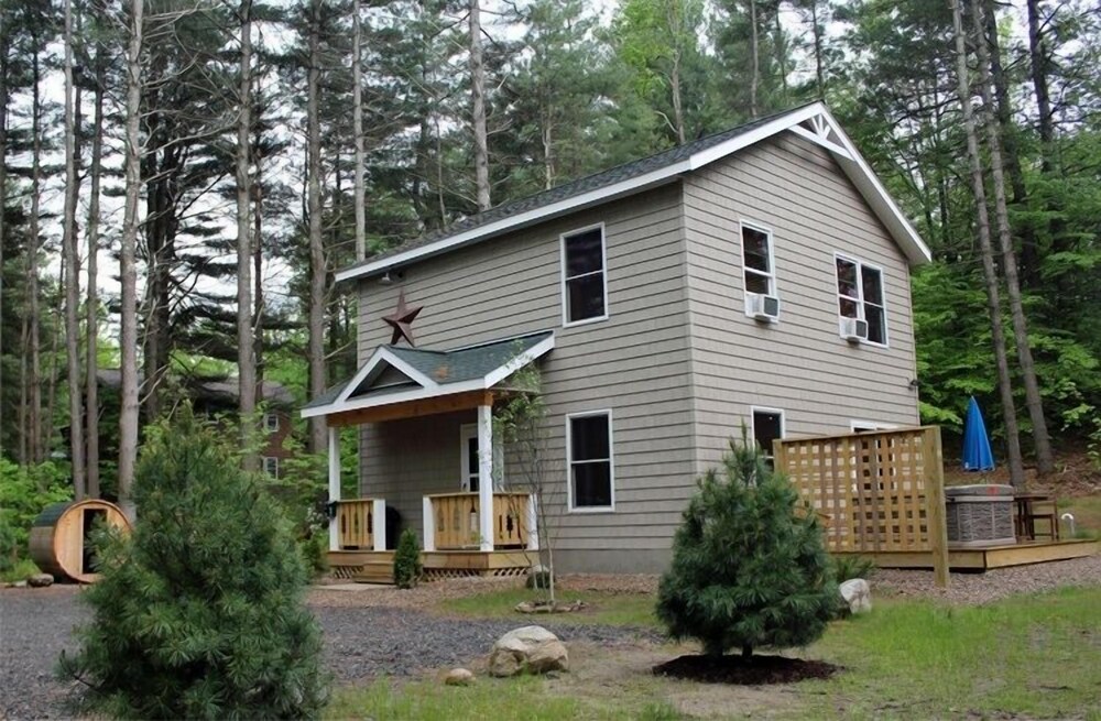 Cascade Mountain Chalet — 4-Star Luxury Hotel in Wilmington, United States