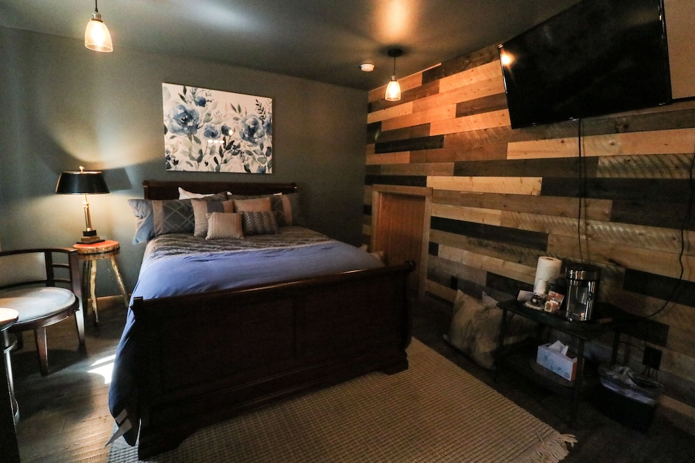 Squirrel Tree Resort - photo 2