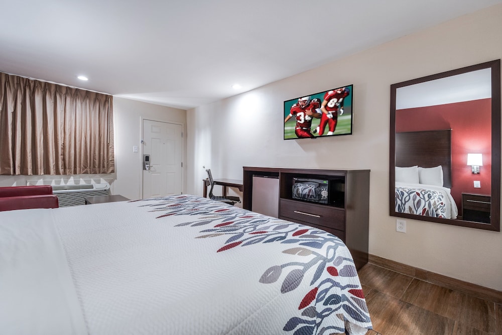 Red Roof Inn Houston Spring North - photo 18