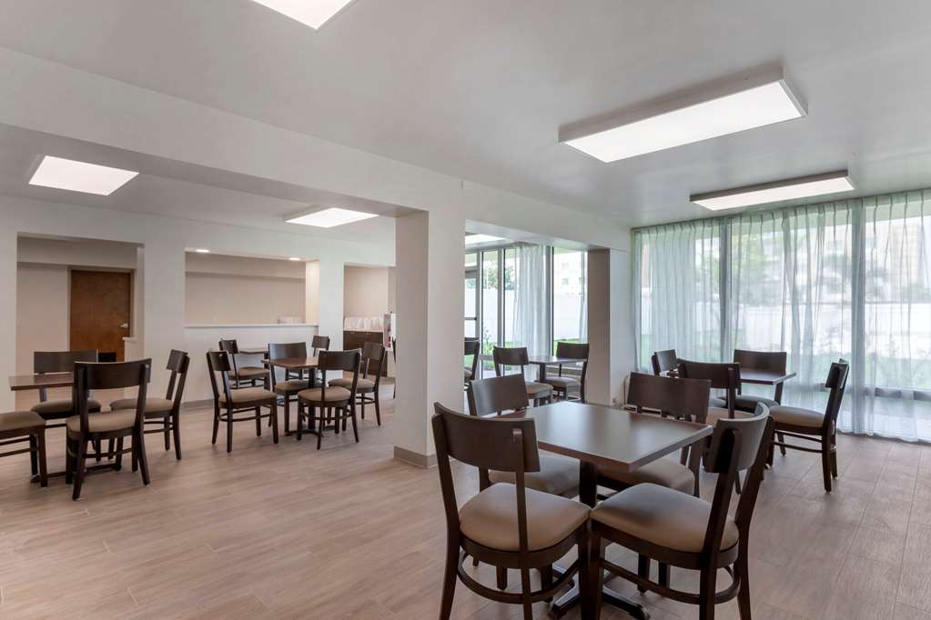 Quality Inn Saint Petersburg North Tampa Bay - photo 33