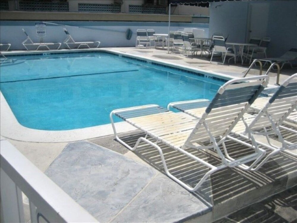 Windwood Beachside 303 on Hollywood Beach 3 2 for 8 Pool - featured photo