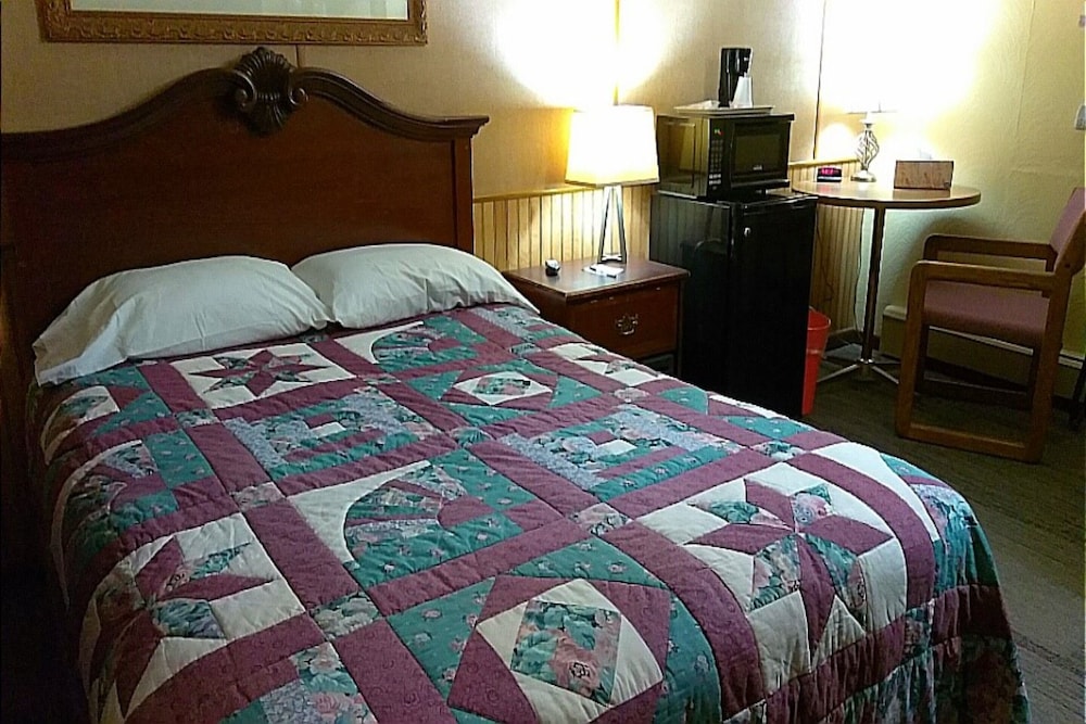 Colonial Inn Extended Stay By OYO New Ulm - photo 12