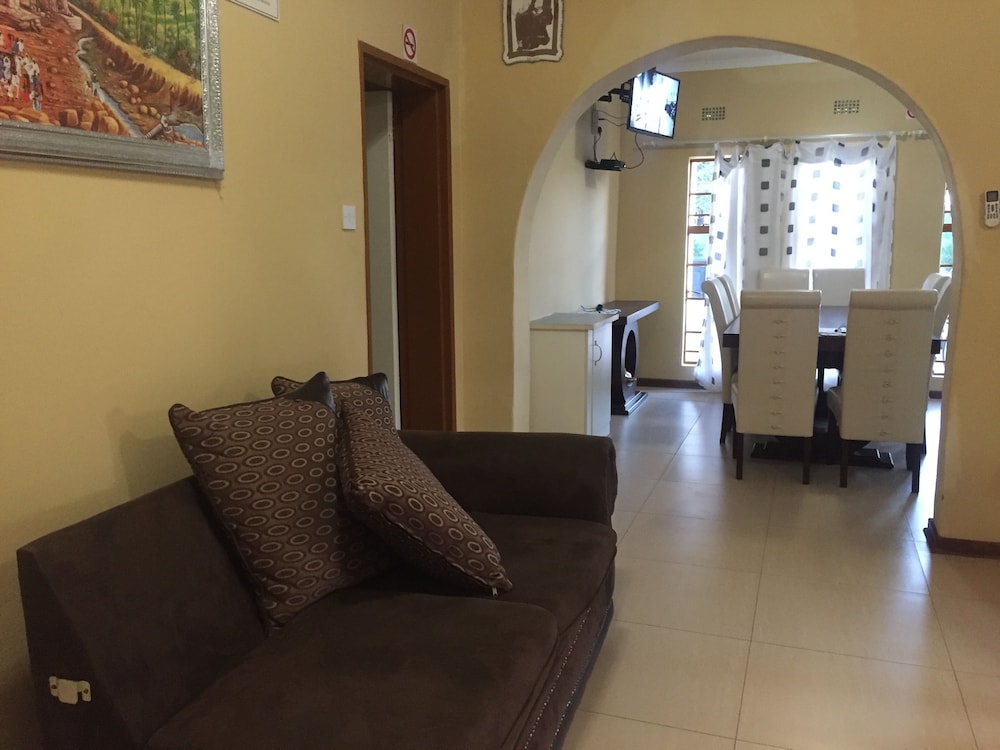Rosey Rest Inn — Ghanzi — photo 2