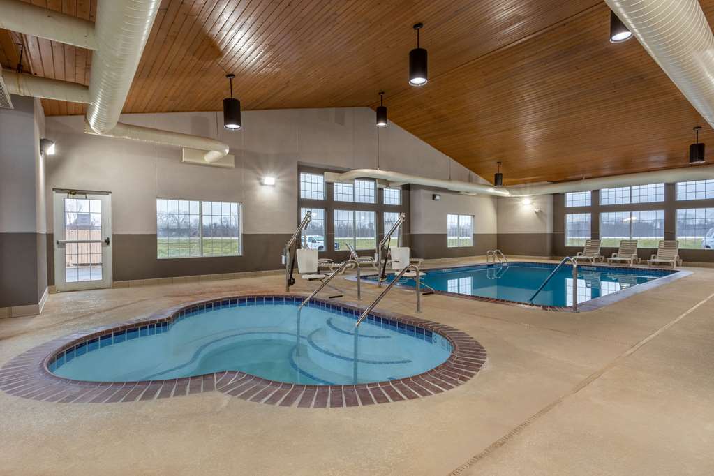 AmericInn by Wyndham Fulton Clinton - photo 7