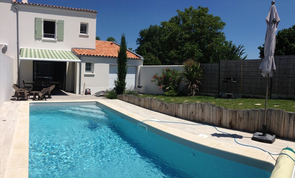 La Maison de Flora — 5-Star Luxury Hotel in Saintes, France