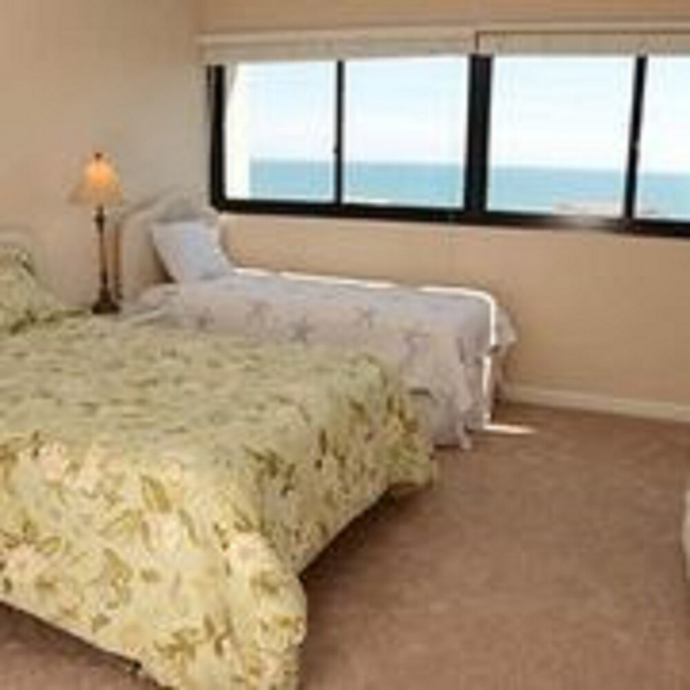 Holiday Towers by Elliott Beach Rentals - photo 5