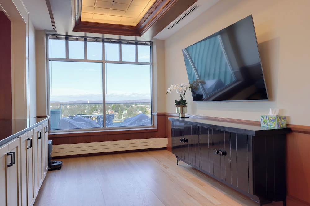 The Executive Suites and Venue - photo 78