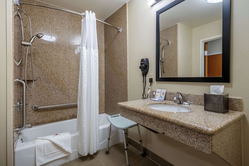 Comfort Inn & Suites Glenpool - photo 18