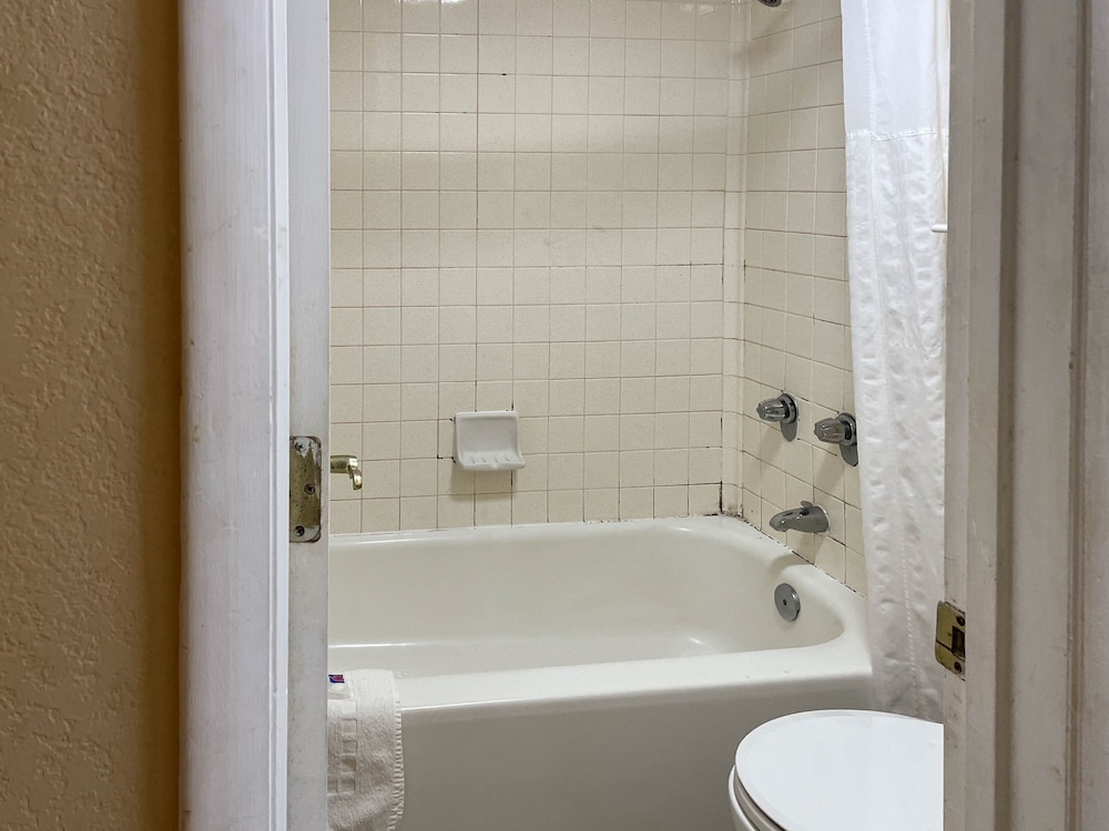 Motel6 Huntsville AL University Dr - photo 11