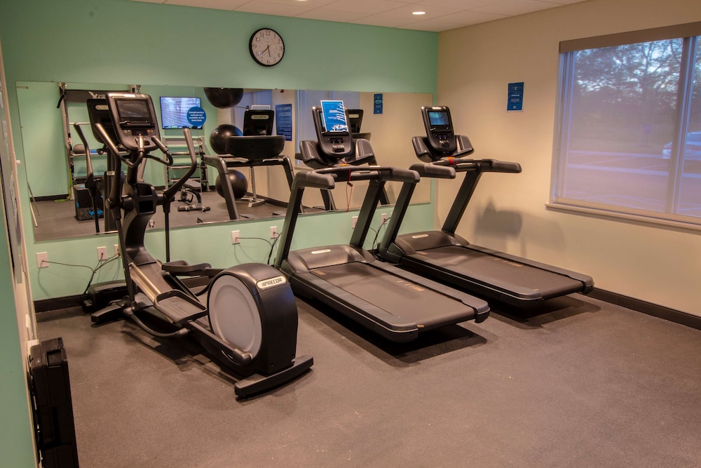 Tru By Hilton Norfolk Airport - photo 19