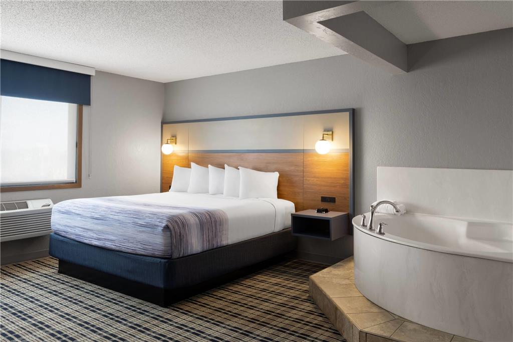 AmericInn by Wyndham Alexandria - photo 25
