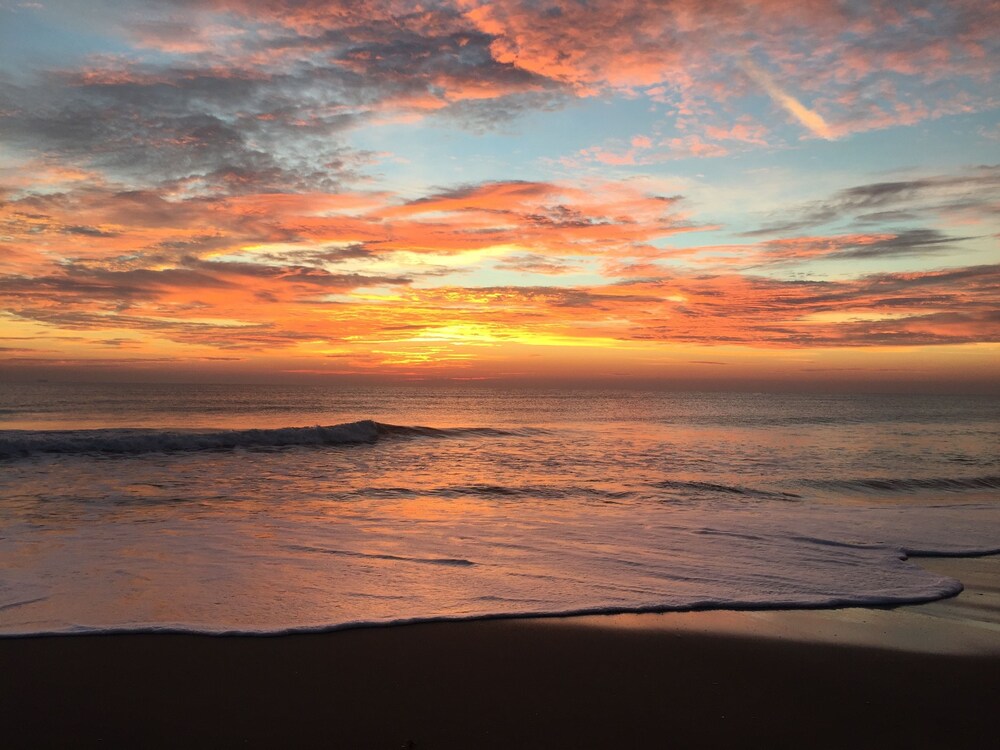 Surf Studio Beach Resort - photo 88