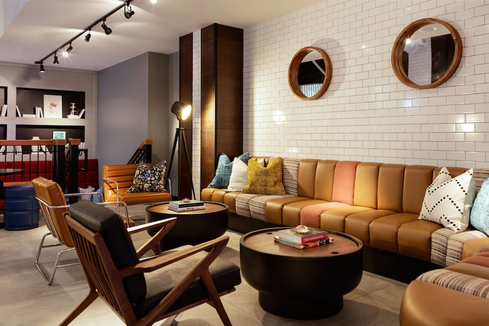 Moxy Richmond Downtown - photo 11