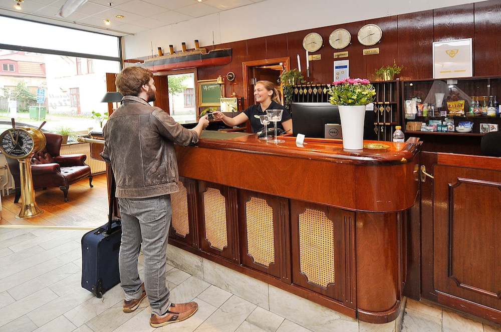 Hotell City — hotel in Motala