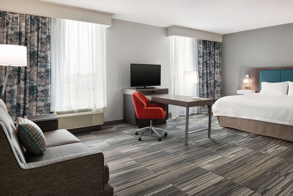 Hampton Inn Champaign Southwest - photo 7