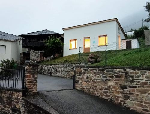 Mini Room Ron - carbon neutral hotel in Boal