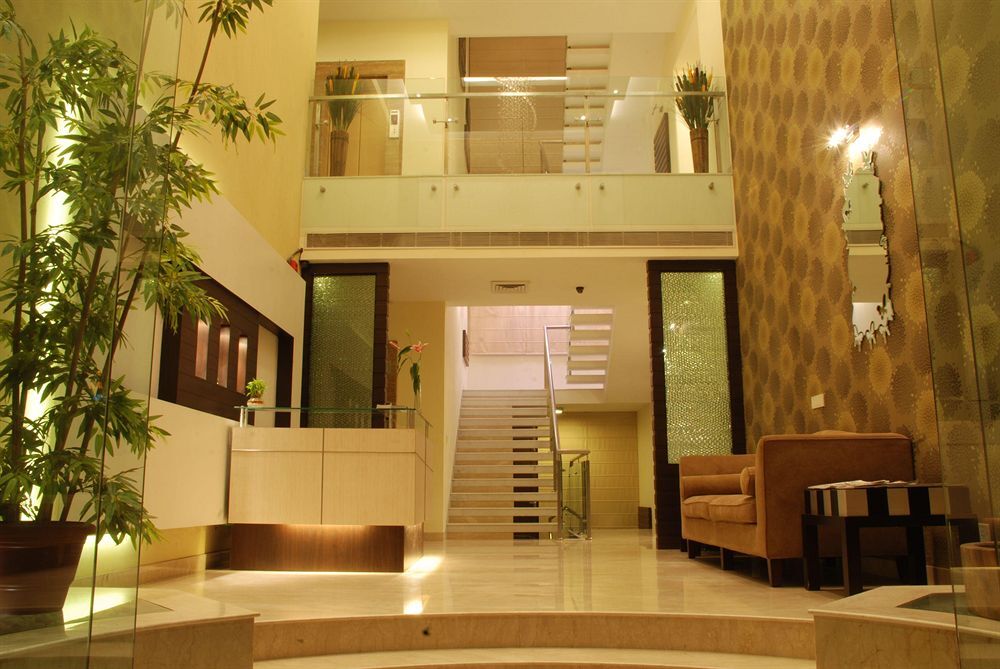The Avenue by Seasons Hotels