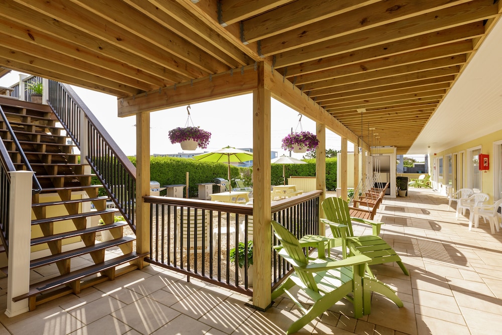 Ocean Resort Inn - photo 92
