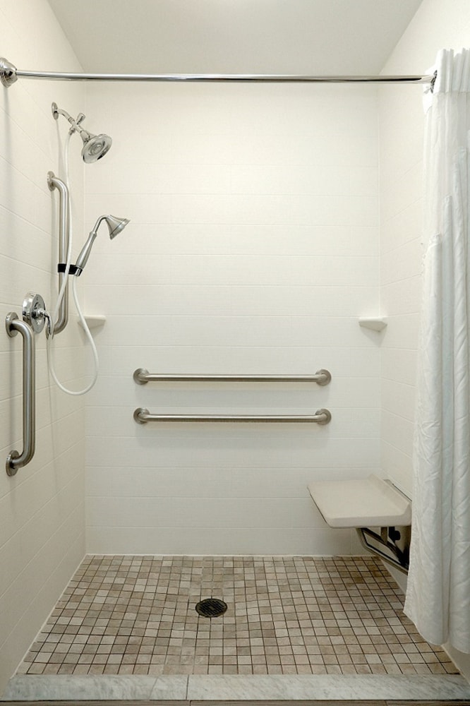 Holiday Inn Express Hotel & Suites Batavia Darien Lake by IHG - photo 19