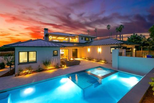 Luxury Bird Rock Home with Private Pool Hot Tub & Fire Pit — 4-Star Luxury Hotel in San Diego, United States