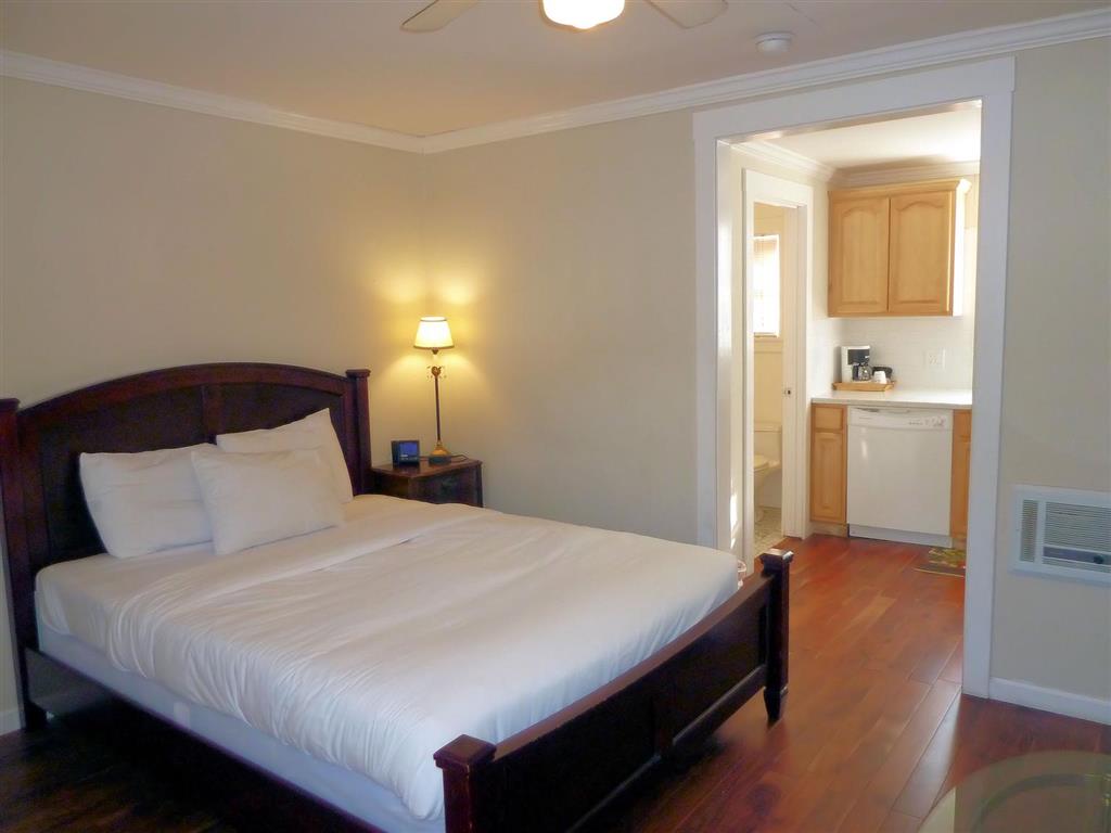 Americas Best Value Inn & Suites Royal Carriage - photo 14