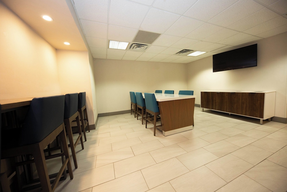 Holiday Inn Express Hotel & Suites Canyon by IHG - photo 69