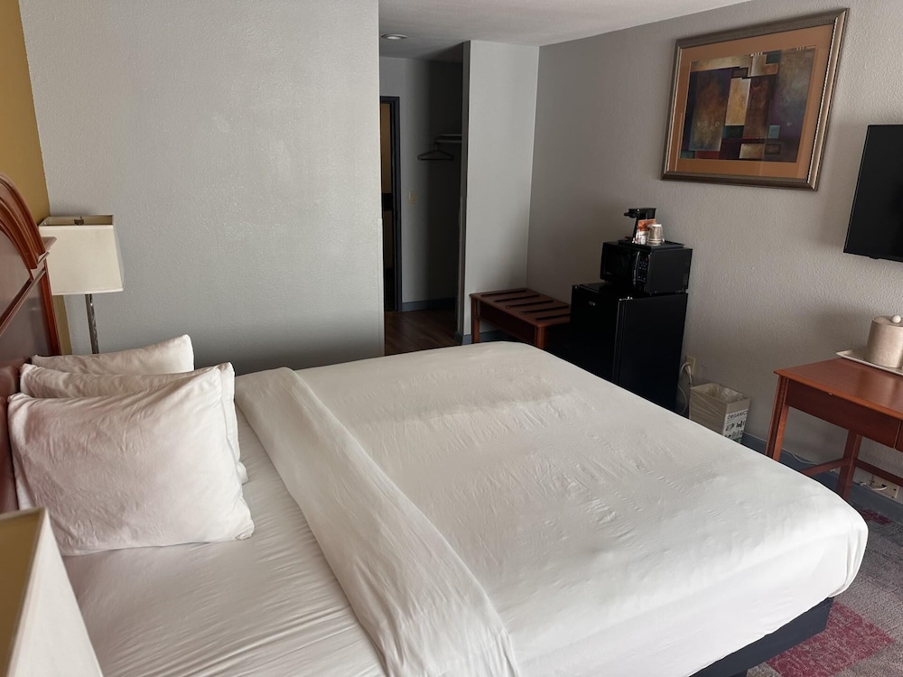 Americas Best Value Inn Hayward — Hayward