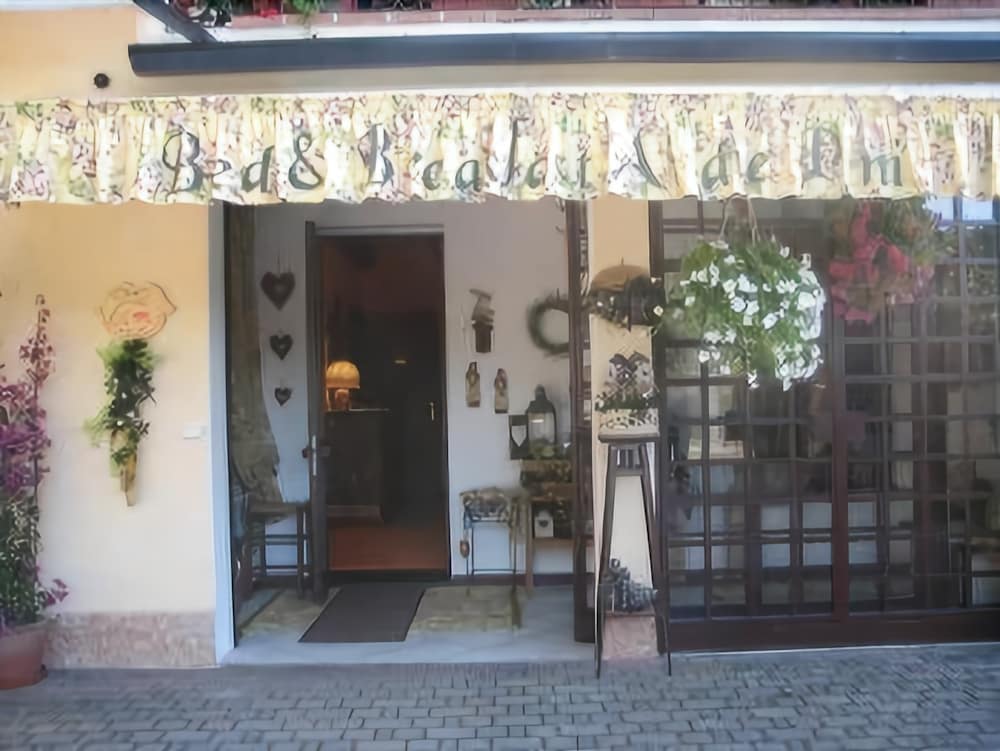 Ai Due Pini B&B — 4-Star Luxury Hotel in Pescantina, Italy
