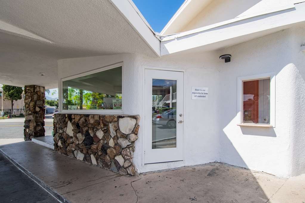 Motel 6 San Bernardino CA Downtown - photo 27