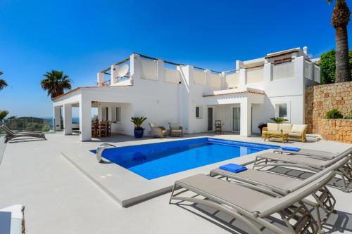 Villa Sa Rota Family — 4-Star Luxury Hotel in Sant Antoni De Portmany, Spain