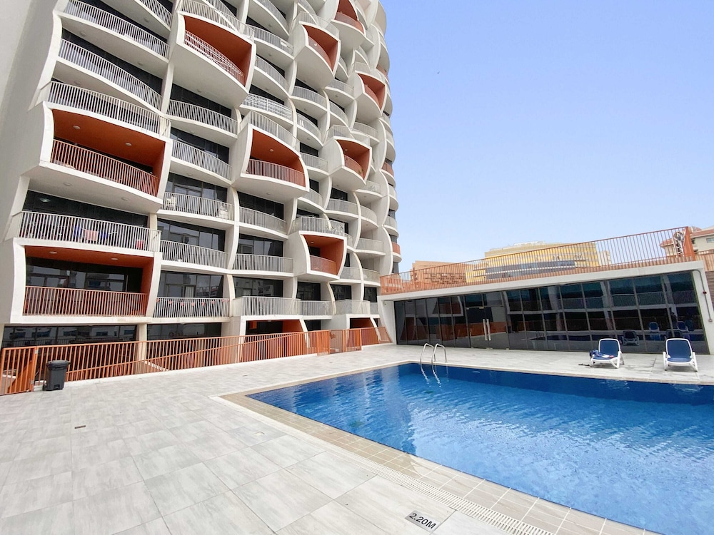 Silkhaus Binghatti Pearl DSO — 4-Star Luxury Hotel in Dubai, United Arab Emirates