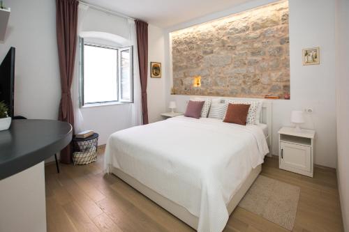 Liberty Town Center Room