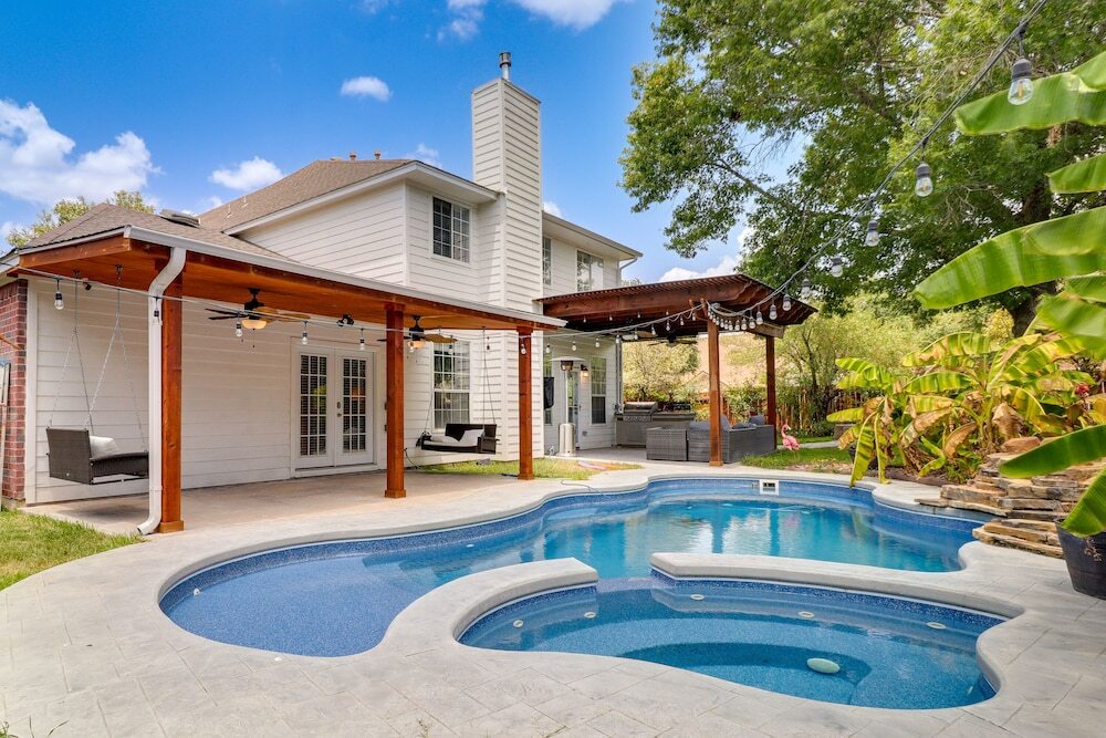 Upscale Pflugerville Paradise w Private Pool — hotel in Pflugerville