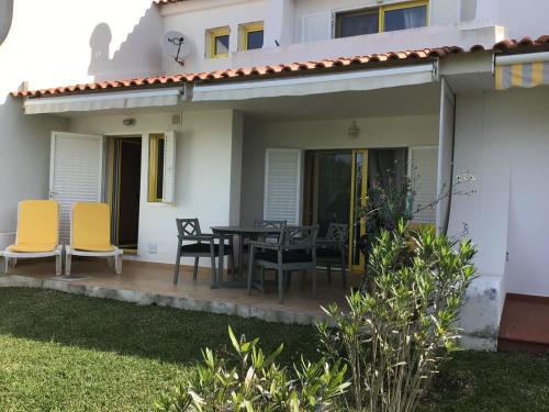 2 Bedroom Townhouse Vale de Parra — 4-Star Luxury Hotel in Guia, Portugal