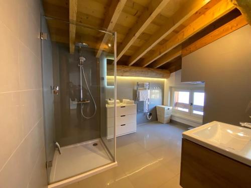 Chalet Mountain Vibes — 4-Star Luxury Hotel in Les Houches, France