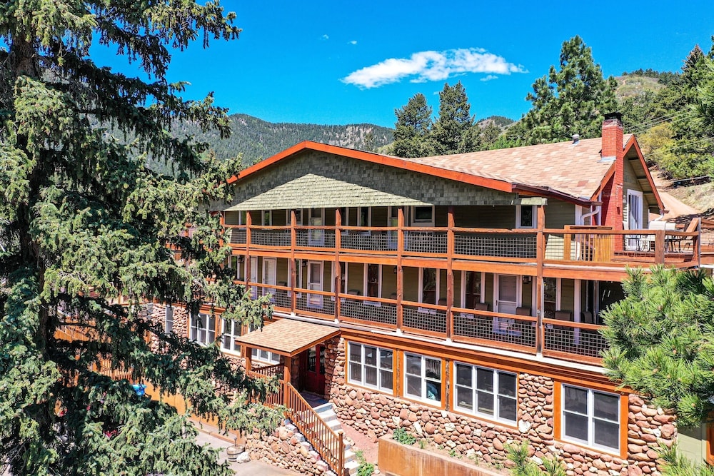 The Green Mountain Falls Lodge - featured photo