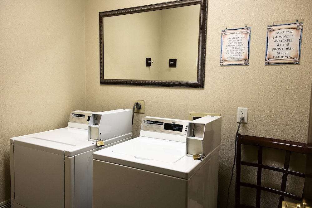 Red Roof Inn & Suites Omaha Council Bluffs - photo 47
