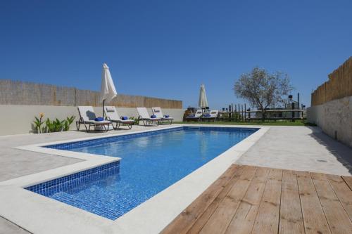 Arismari Villa Heated Private Pool — 4-Star Luxury Hotel in Episkopi, Greece