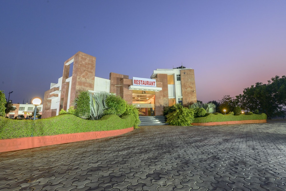 Shivam Resorts - last minute hotel in Jaipur