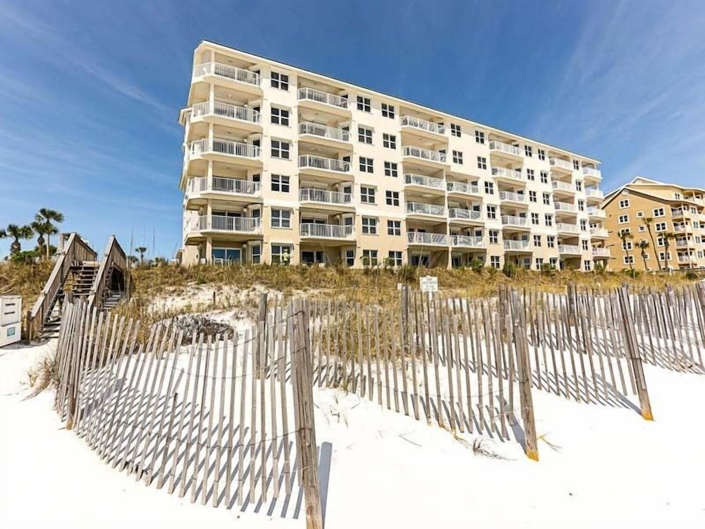 Crystal Dunes by Southern Vacation Rentals — 4-Star Luxury Hotel in Destin, United States