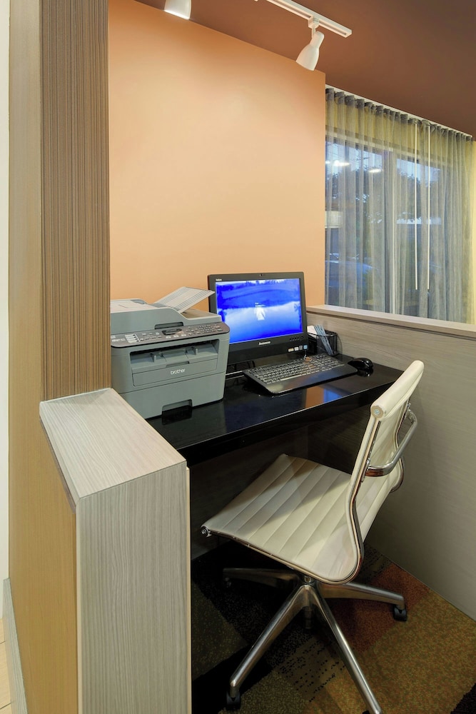Fairfield Inn & Suites by Marriott Austin University Area - photo 26