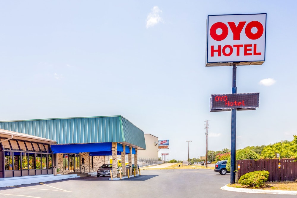 OYO Hotel Tyler Lindale - photo 35