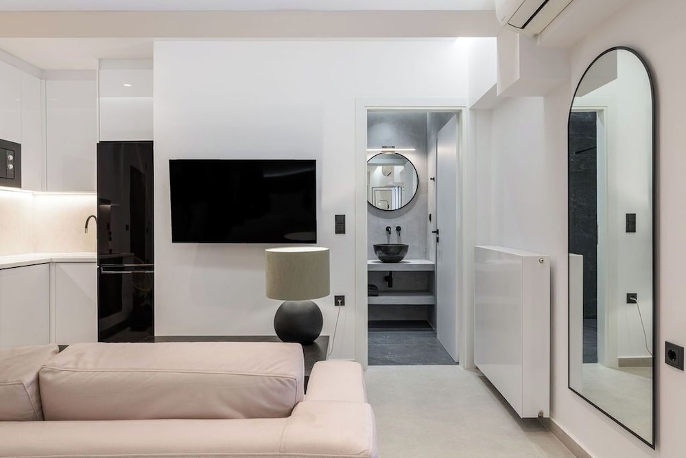 Loom Suite Downtown Athens — 4-Star Luxury Hotel in Athens, Greece