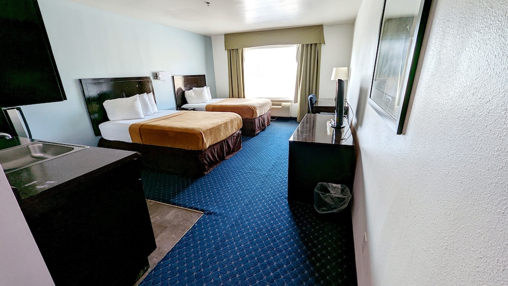 FairBridge Inn & Suites Canadian - photo 13