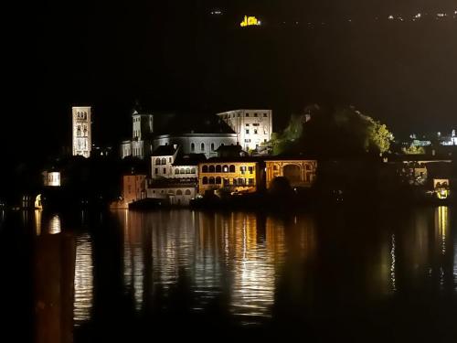 Lakeside apartment — 4-Star Luxury Hotel in Orta San Giulio, Italy