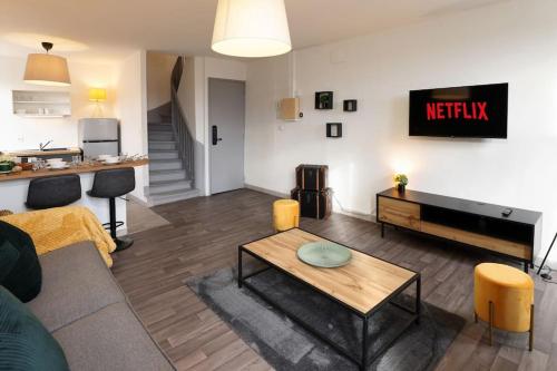 N3 Des Etudes Duplex Hypercentre Wifi Conciergeriedamecarcas in Carcassonne, France