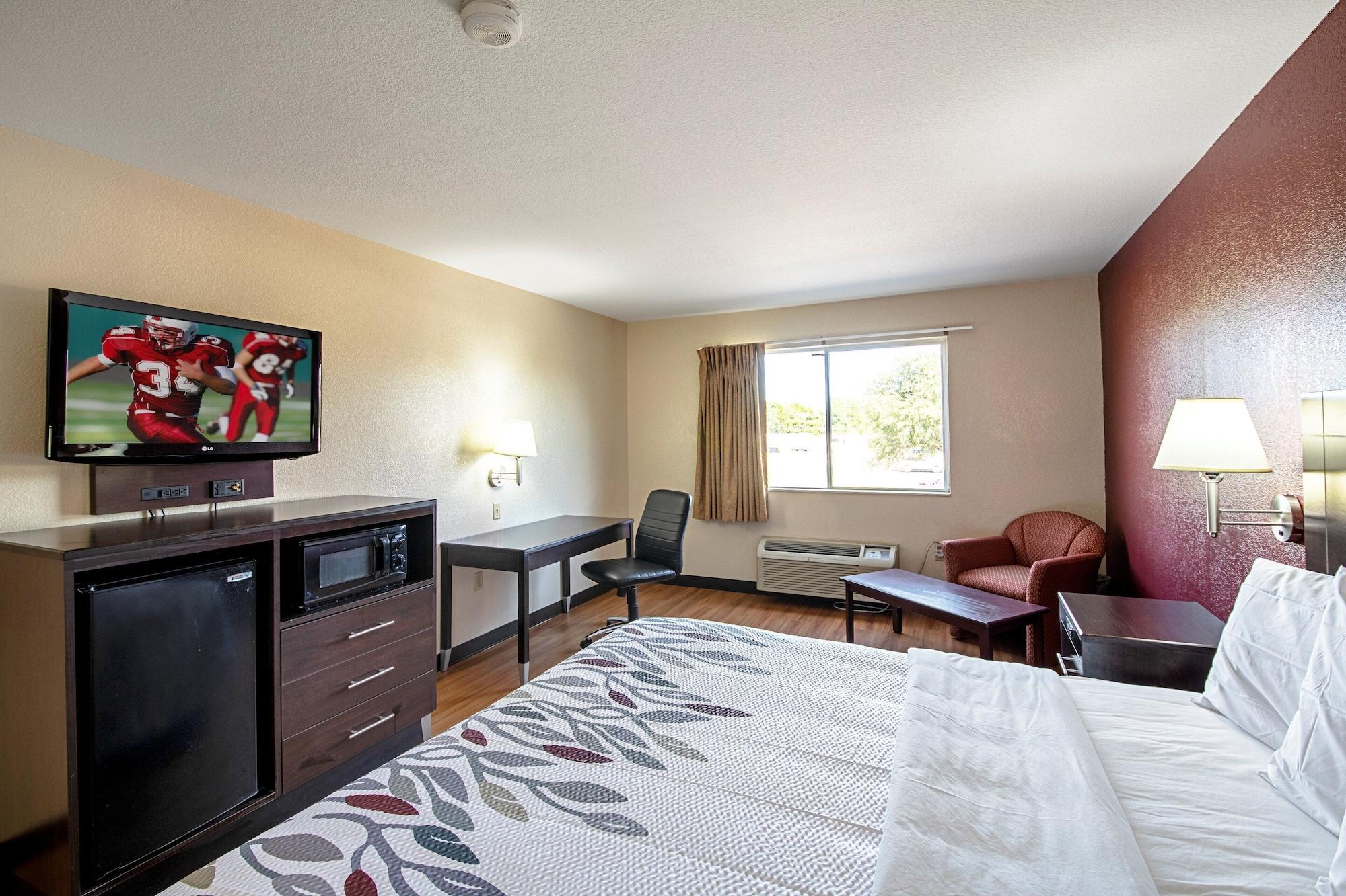 Red Roof Inn San Marcos - photo 21