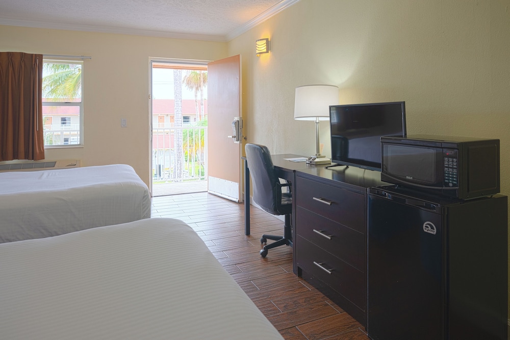 Fairway Inn Florida City Homestead Everglades - photo 49